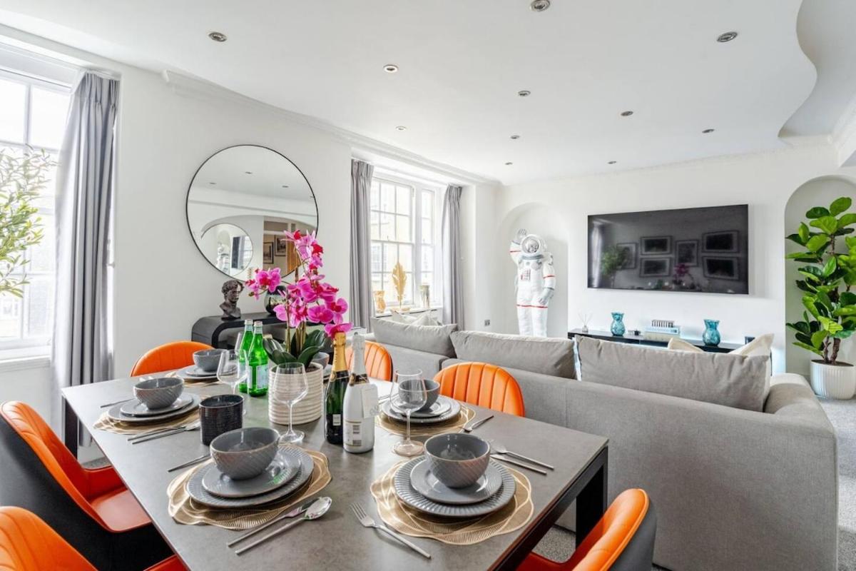 Exquisite 5 Bed Penthouse * London