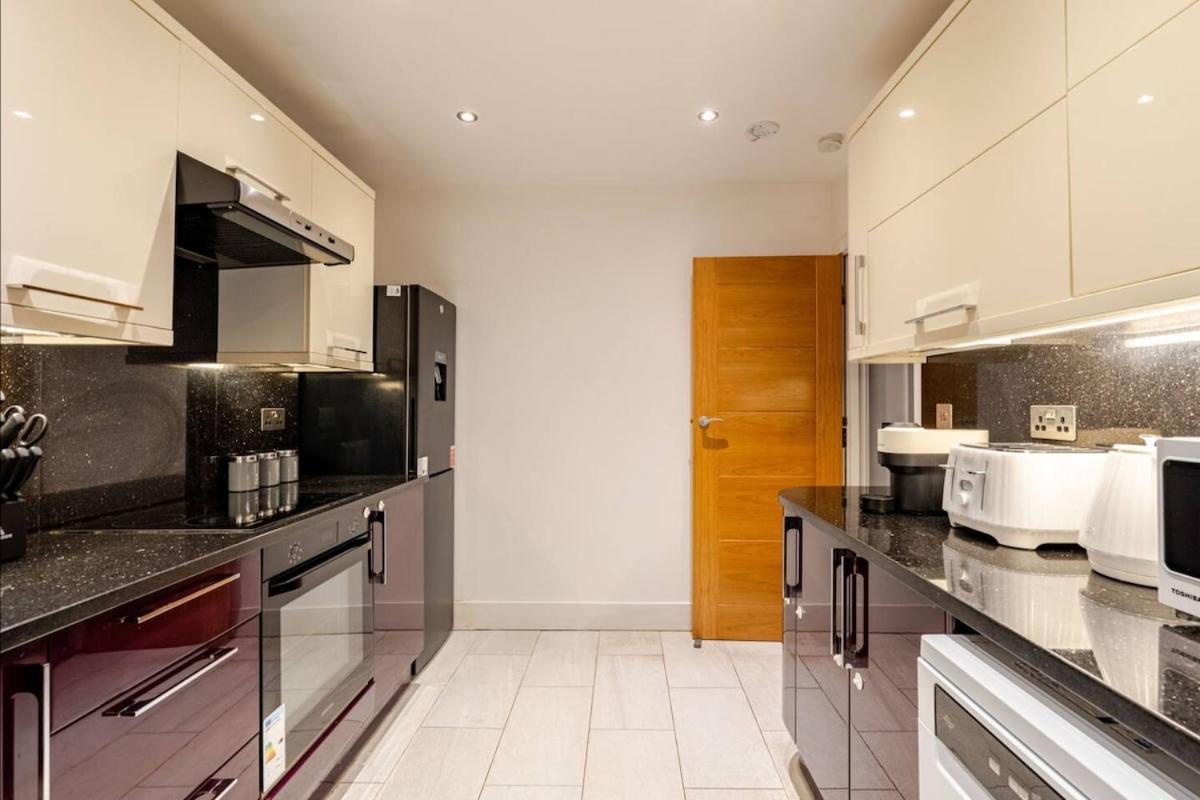 Apartment Exquisite 5 Bed Penthouse *