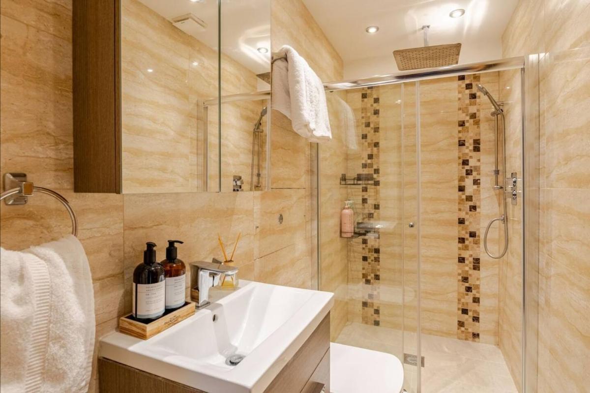 Apartment Exquisite 5 Bed Penthouse